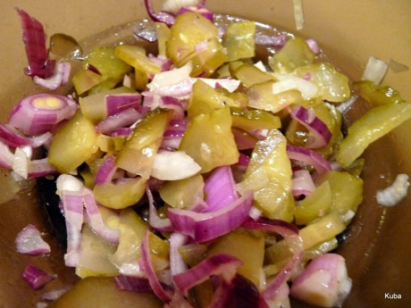 salatka z ogorka kiszonego i cebuli