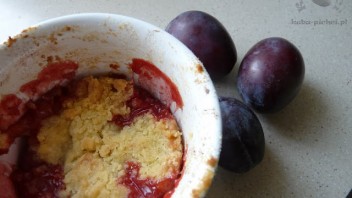 Crumble z jabłkami lub śliwkami Crumble z jabłkami lub śliwkami