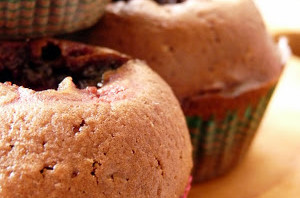 Muffiny czekoladowe z truskawkami