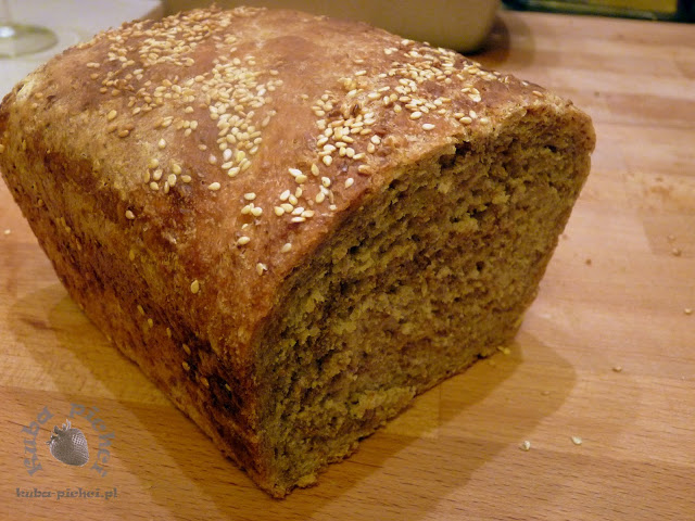 Chleb na zakwasie z pastą tahini