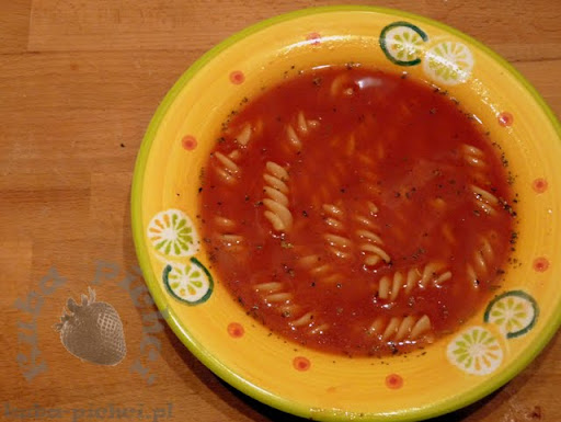 Lekka zupa pomidorowa