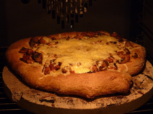 Pizza z potrawką z kurczaka