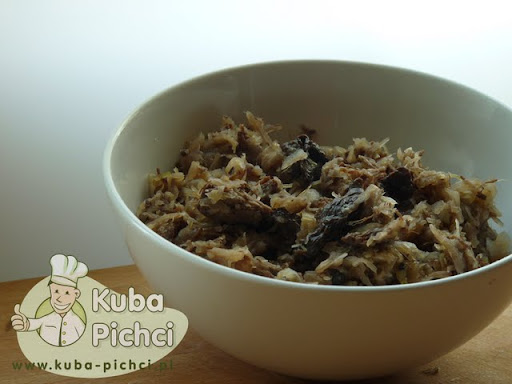 Bigos z młodej kapusty