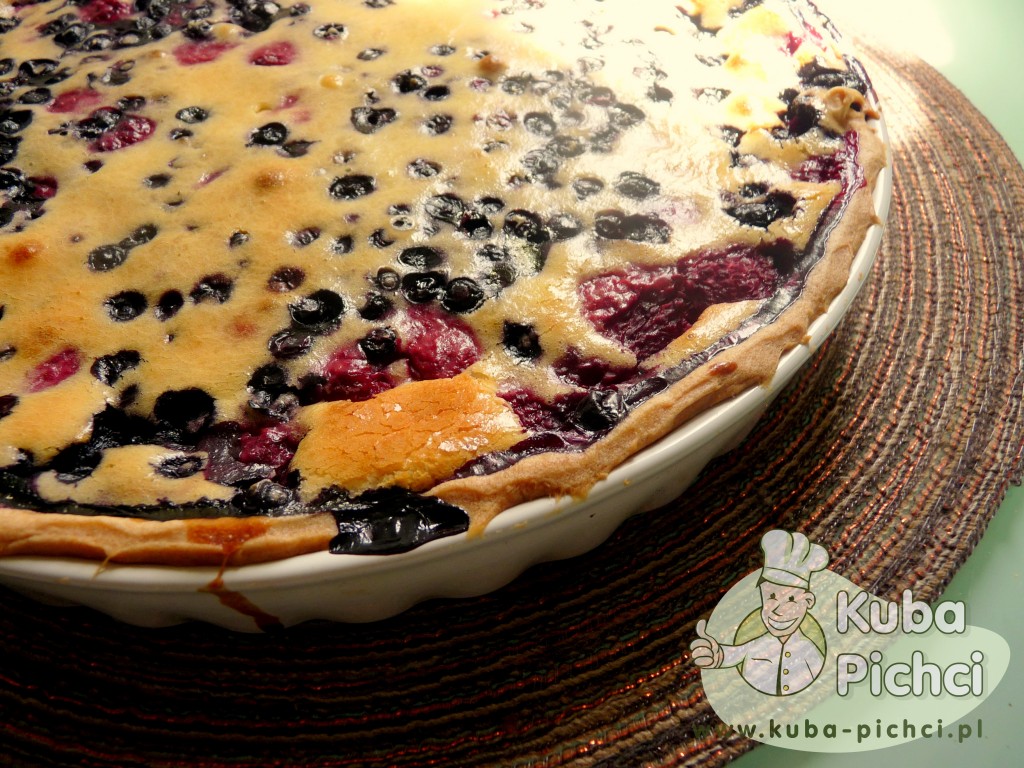 Tarta z malinami i jagodami