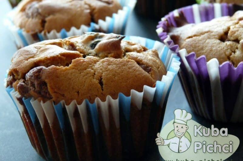 Muffiny z piwem korzennym i suszonymi śliwkami