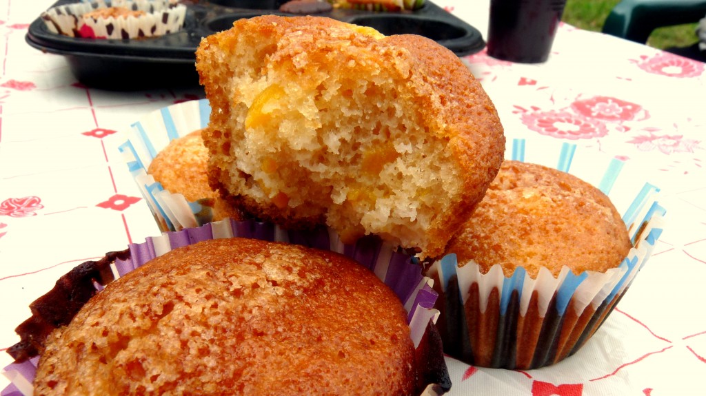 Muffiny z brzoskwiniami