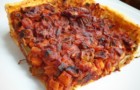 Tarta drożdżowa z warzywami w sosie pomidorowym